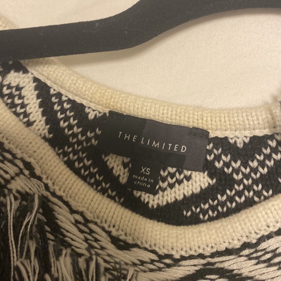 Black and White Sweater - Picture 4 of 4